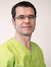 Dr. med. Thorsten Wern ist Facharzt für Allgemeine Chirurgie, Unfallchirurgie, Orthopädische Chirurgie, Hand- & Fußchirurgie bei der Berger Klinik in Frankfurt am Main, Deutschland.